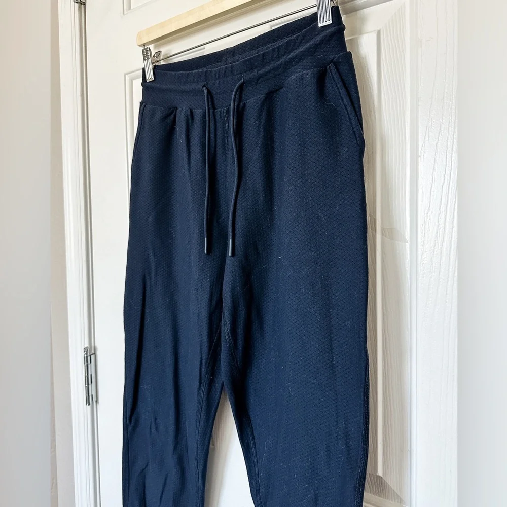Vuori Women’s Black Jogger Pants - Size X-Small